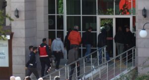 sinop-boyabatta-diregin-devrilmesinde-olen-isci-sorusturmasinda-4-zanli-tutuklandi-VzPptdhx